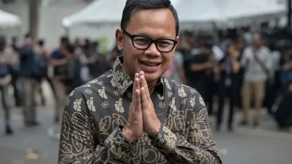 Kejutan di Retreat Kepala Daerah: Makan Siang dalam Dua Lagu