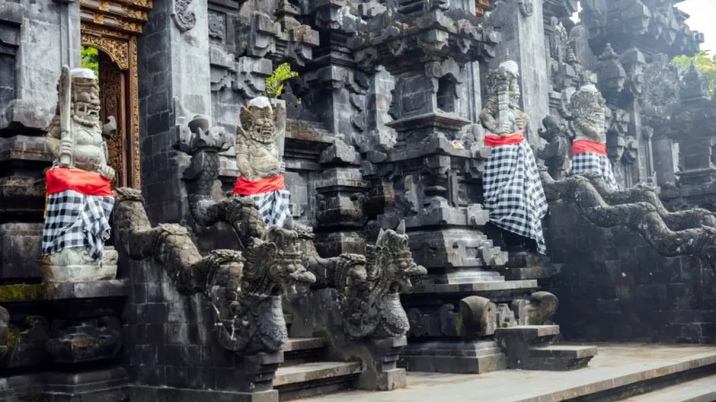 Dampak Erupsi Gunung Lewotobi Laki-laki: Pembatalan Penerbangan di Bandara Ngurah Rai
