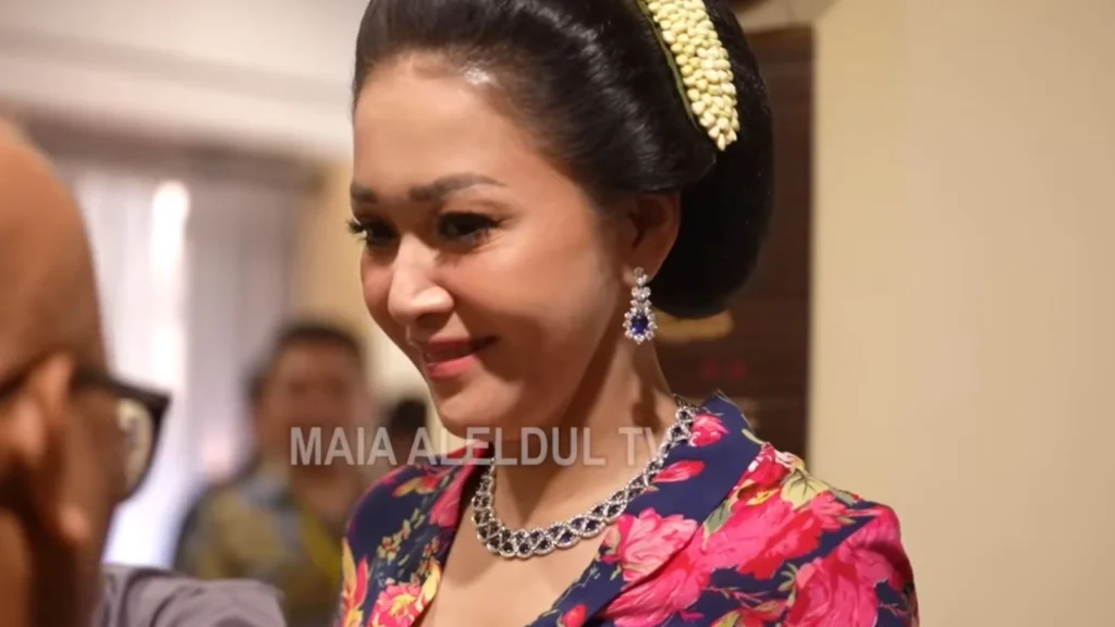 Pesona Maia Estianty di Hari Sakral Pernikahan Anaknya
