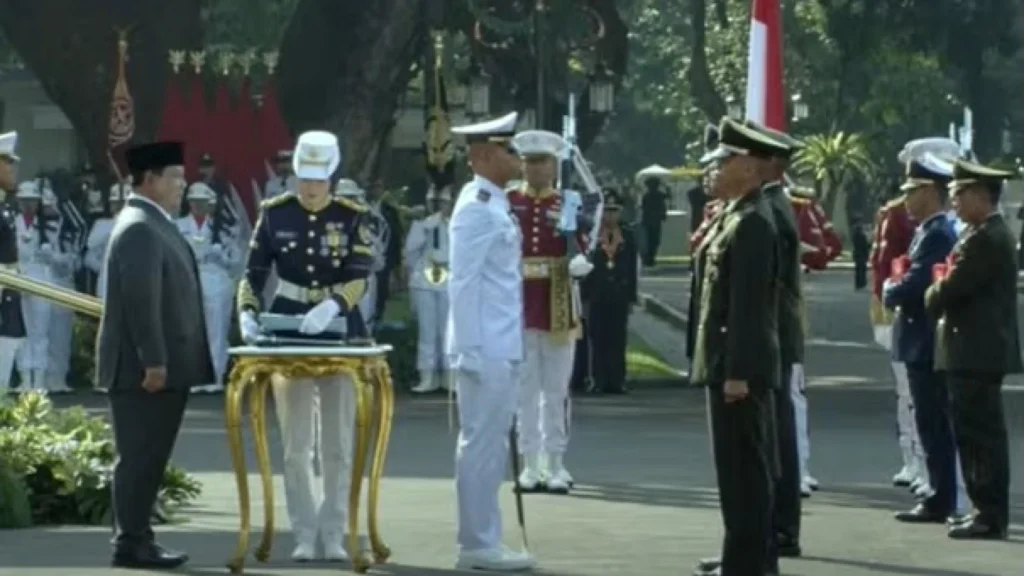 Pelantikan 2.000 Perwira Remaja TNI/Polri: Pesan Penting Presiden Prabowo Subianto