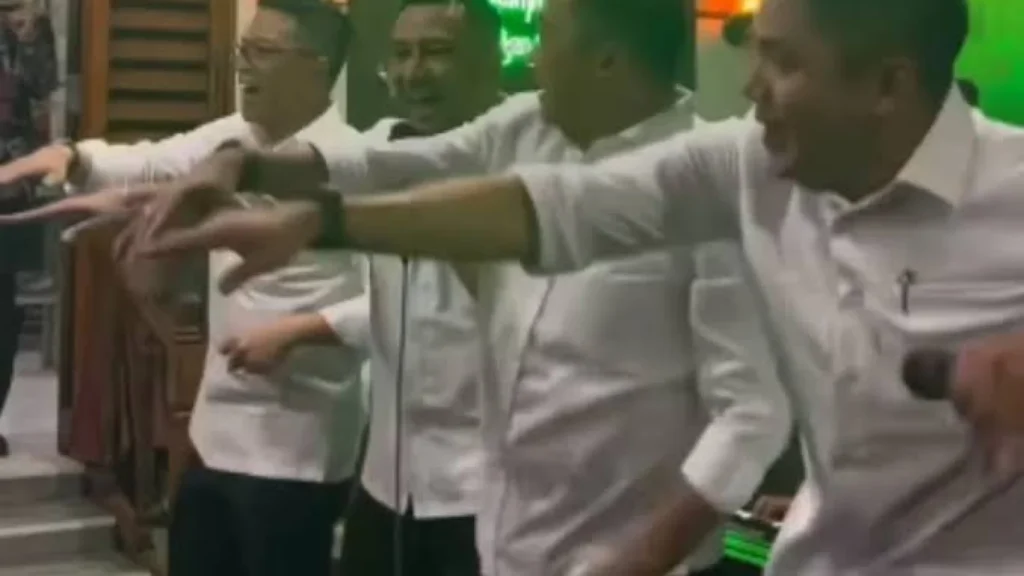 Keceriaan Para Menteri Usai Kongres PSI di Solo