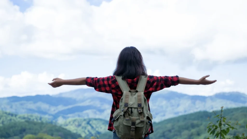 Tips Aman Solo Traveling dengan Transportasi Umum