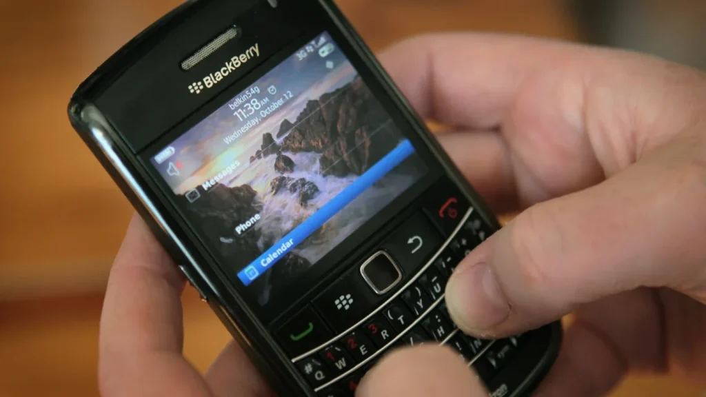 Kembali Mencari Nostalgia: Padang Ponsel Blackberry di Era Gen Z