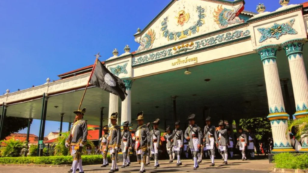 Liburan Menyenangkan dengan Budget Terbatas: 5 Kota Pilihan di Indonesia