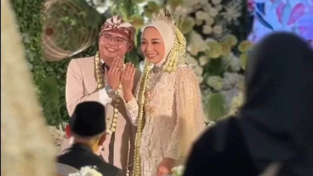 Resmi Menikah, Putri Karlina dan Maula Akbar Menarik Perhatian Publik