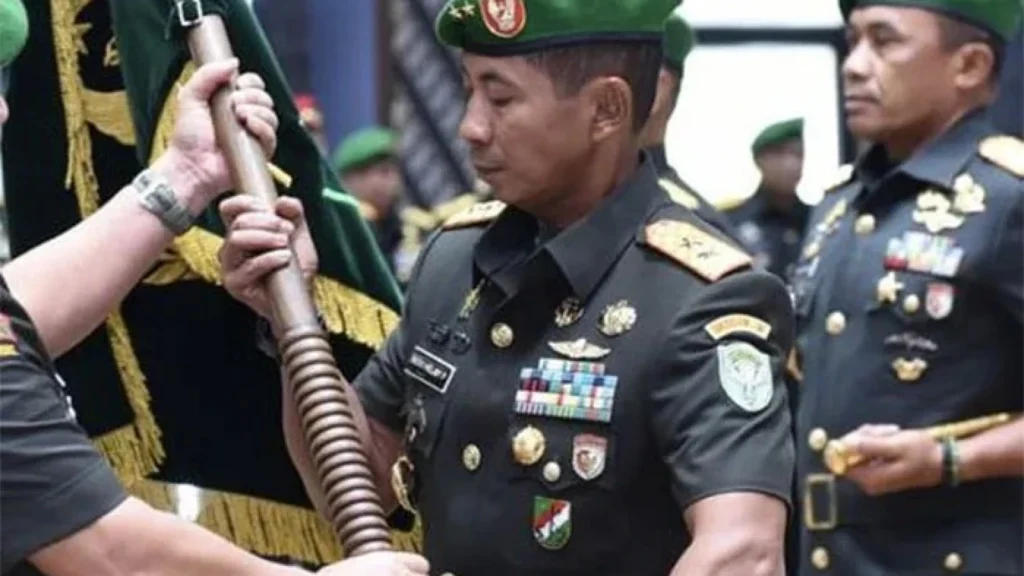 Pusat Penerangan TNI Mengumumkan Penarikan Letjen Novi Helmy Prasetya dari Perum Bulog
