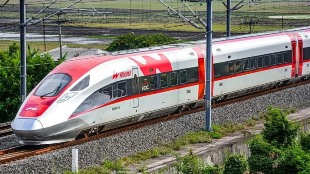 Pengalaman Naik Kereta Cepat Jakarta-Bandung: Efisiensi dan Kenyamanan Menanti