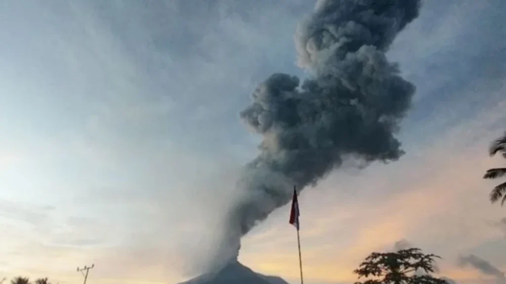 Erupsi Gunung Lewotobi: Lima Desa di Nusa Tenggara Timur Terkena Dampak