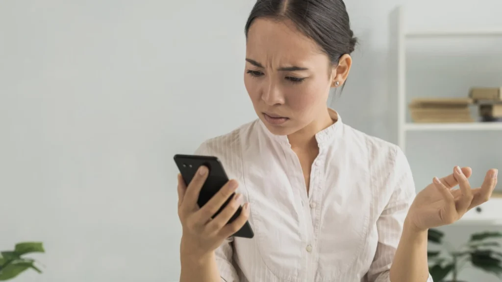Fenomena FOMO: Ketakutan Tertinggal di Era Digital