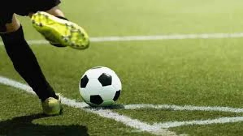 Klub Sepak Bola Indonesia Beralih ke Pemain Akademi: Manfaat dan Tantangan