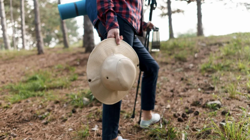 Mengintip Fenomena Soft Hiking: Pendakian Santai untuk Semua Kalangan