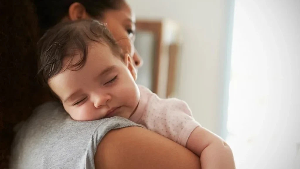 Mengenalkan Rutinitas Tidur untuk Bayi: Kunci Perkembangan yang Optimal