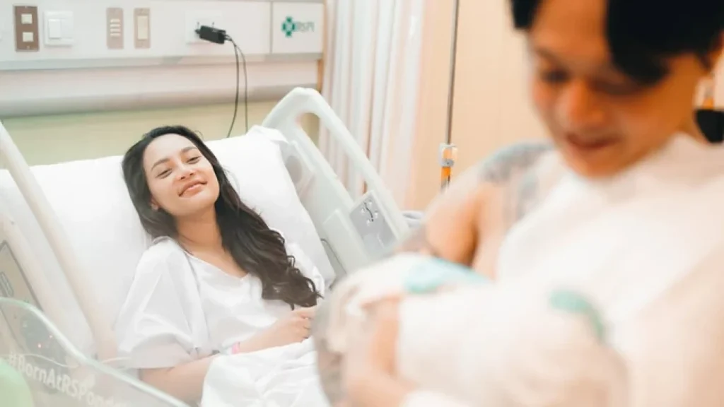 Erika Carlina Melahirkan Anak Pertama, DJ Bravy Dampingi Proses Persalinan