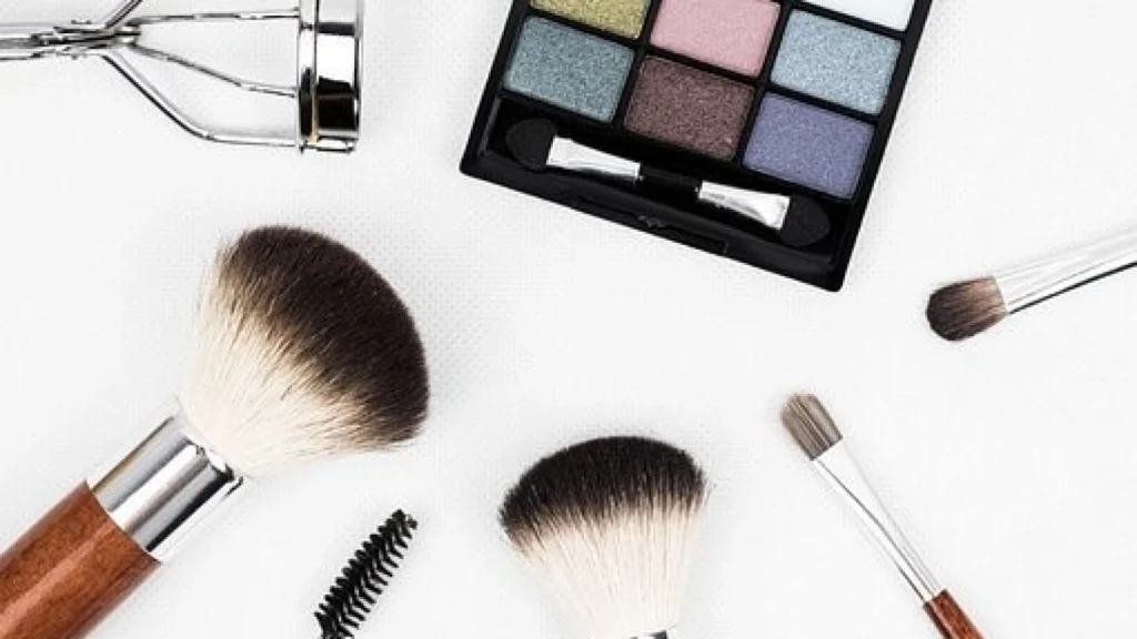 Tampilan Fresh dengan Makeup Minimalis: Solusi untuk Hidup yang Sibuk