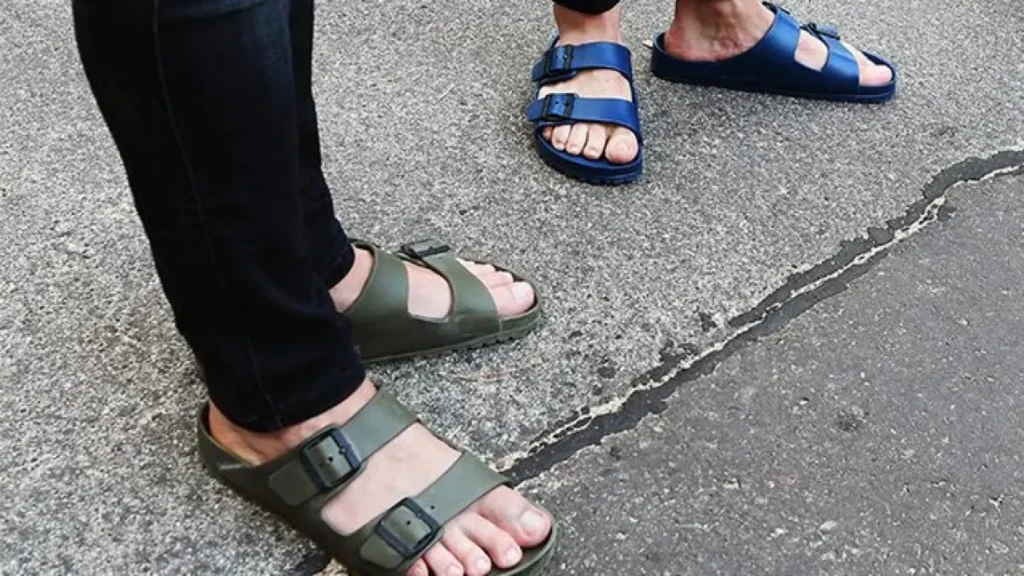 Memilih Sandal yang Tepat untuk Perjalanan Jauh
